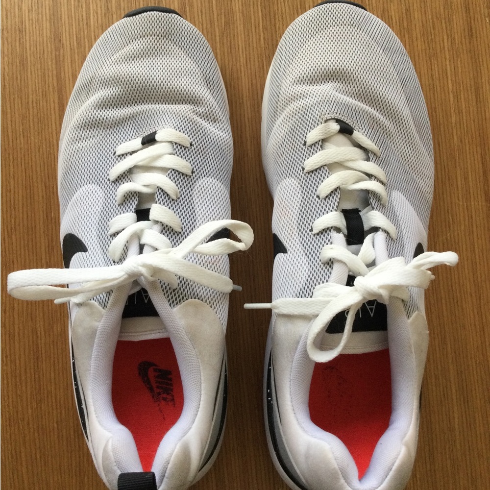 Men’s Nike air max athletic shoes.  Size 11